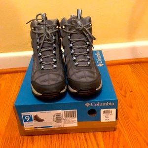 New in box, Columbia Women’s Firecamp Boot